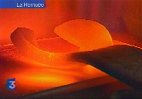 fr3 clé chauffée au rouge cerise à l'atelier, la remuee6